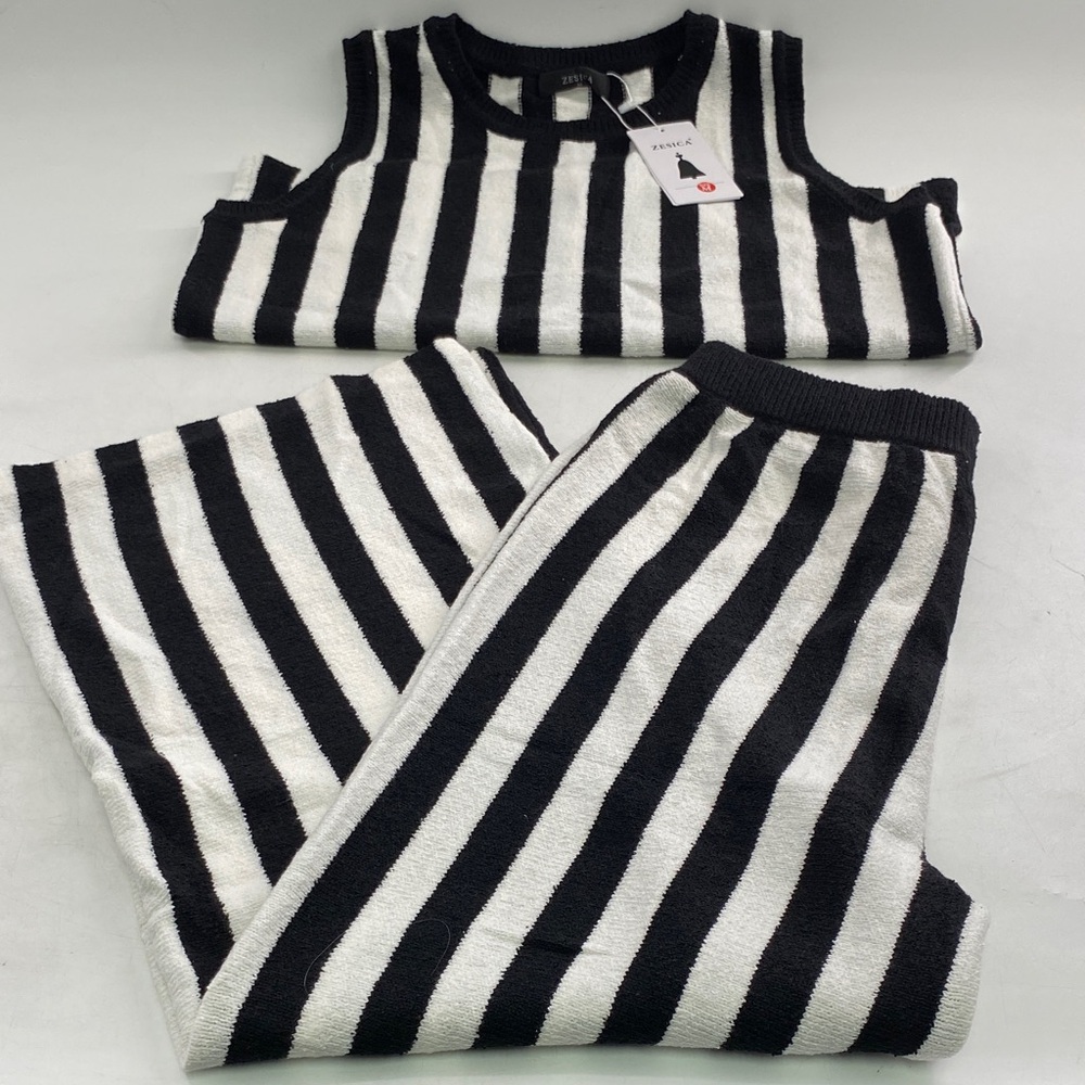 Striped Knit Tank & Pants Sleep Set - Black and White                 P400@SS